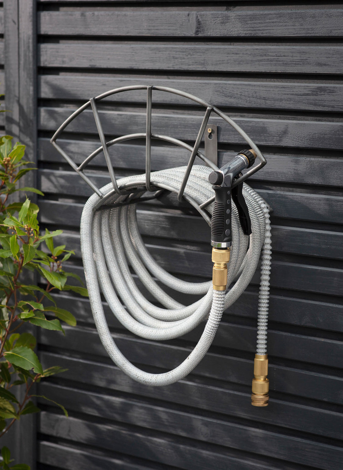 files/FarringdonHoseHanger-Steel-Lifestyle-HHST01_95524cfd-0b74-488d-ac87-1476d609d9f5.jpg
